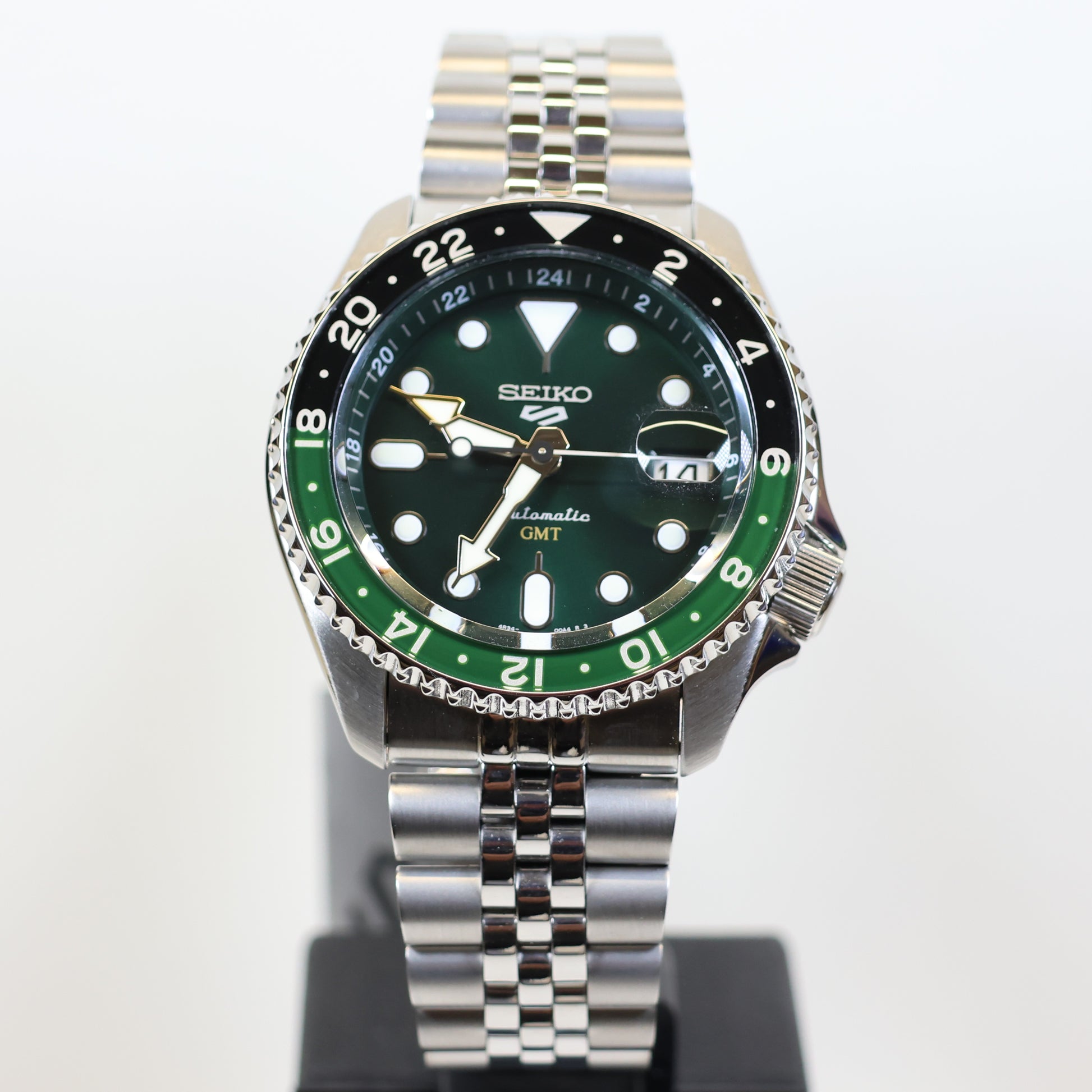 Seiko 5 Sports SSK035K1 horloge GMT automatic green dial