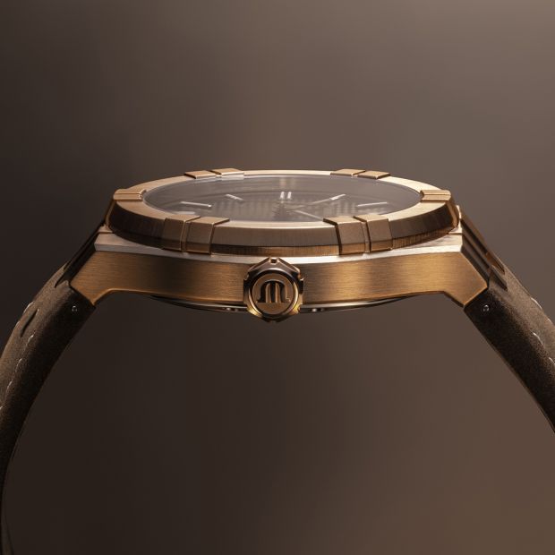 MAURICE LACROIX AIKON AUTOMATIC DATE 42MM BRONZE LIMITED EDITION 888PCS
AI6008-BRZ01-730-3

