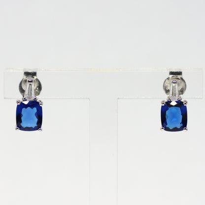 Naiomy Silver zilveren Oorbellen met blauwe baguette steen B5L60