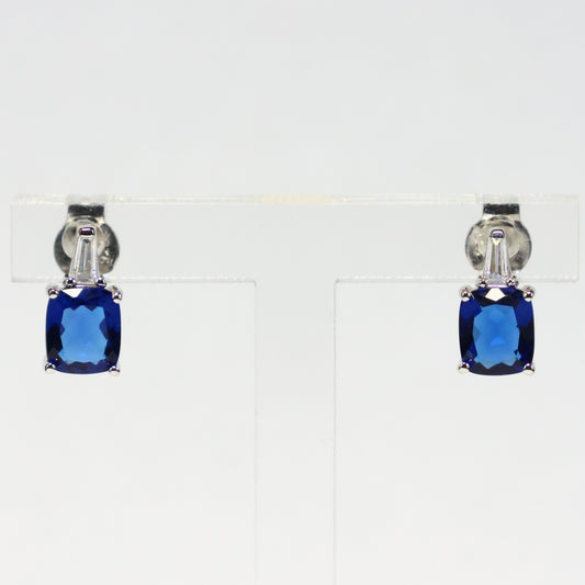 Naiomy Silver zilveren Oorbellen met blauwe baguette steen B5L60