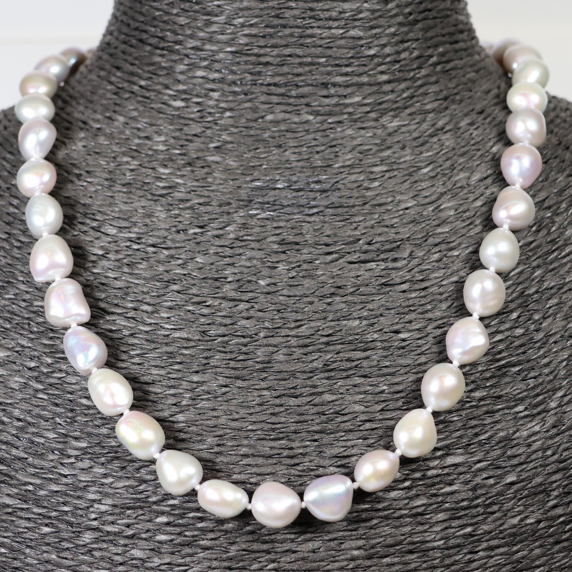Parelketting 45cm 18 karaat wit gouden slot 9 mm zoetwaterparel