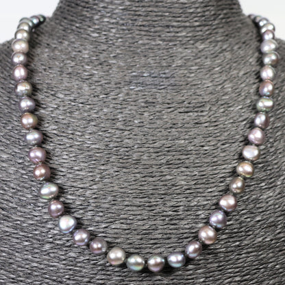 Parelketting 48cm 18 karaat wit gouden hartje slot 8mm zoetwaterparel