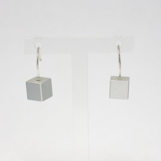 CLIC Oorhangers O40 mat Kubus