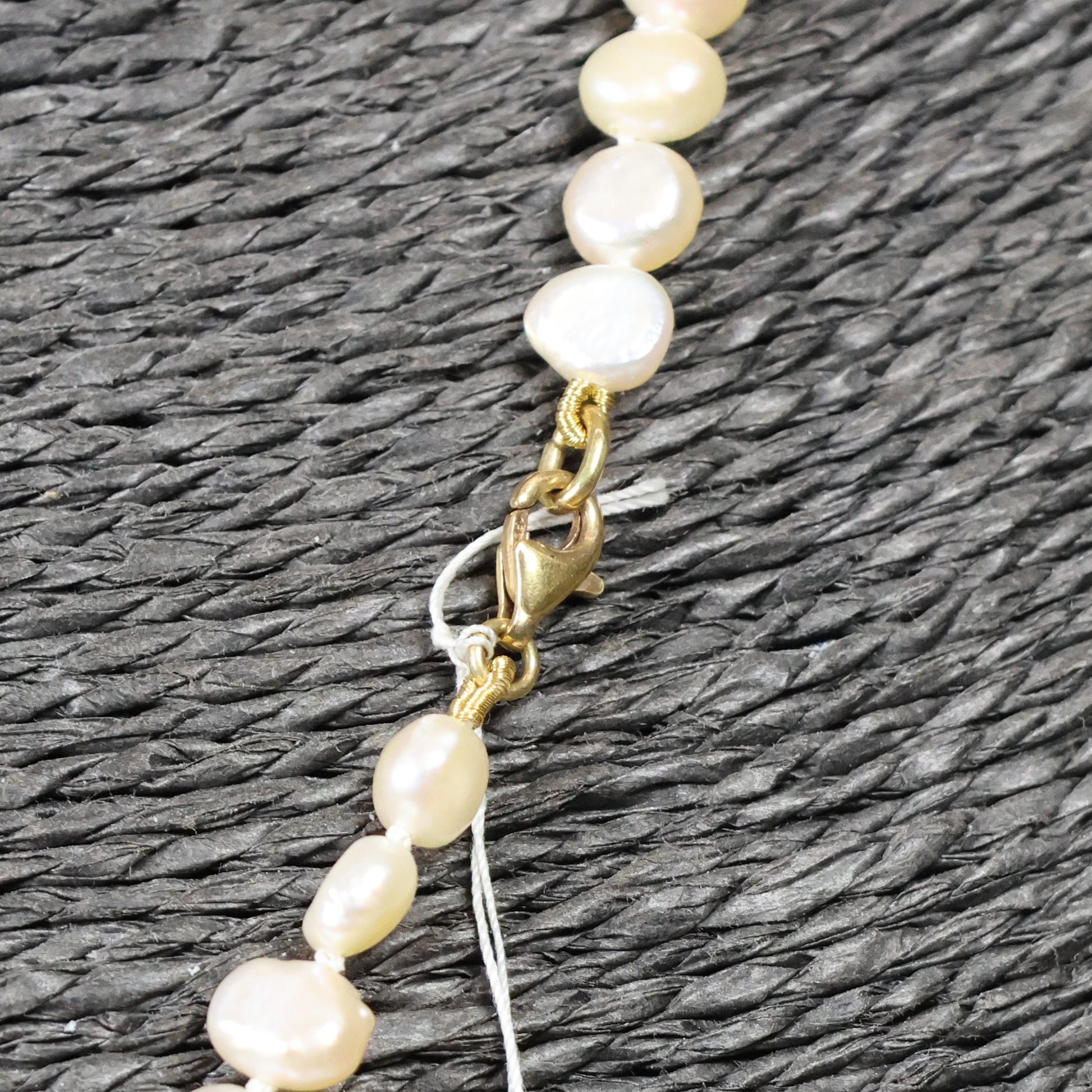 Parelketting 46cm 18 karaat gouden slot 6mm creme zoetwaterparel