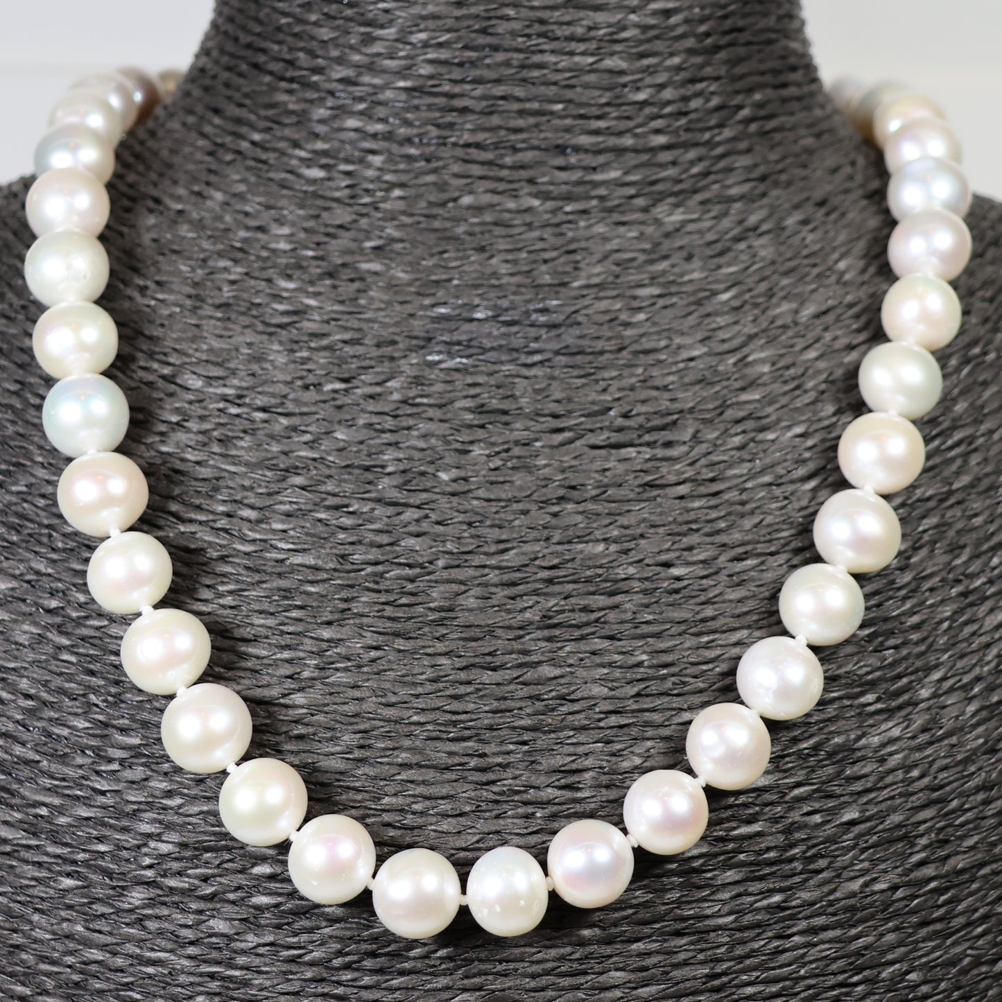 Parelketting 46cm 18 karaat geel gouden bolslot 11mm zoetwaterparel