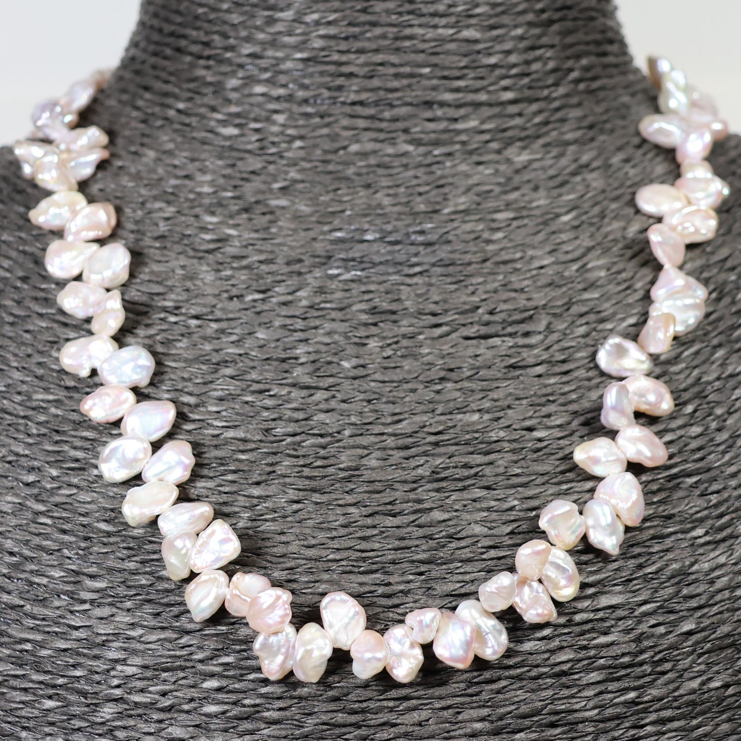 Collier de perles 43cm fermoir boule or 18 carats perle d'eau douce 7mm