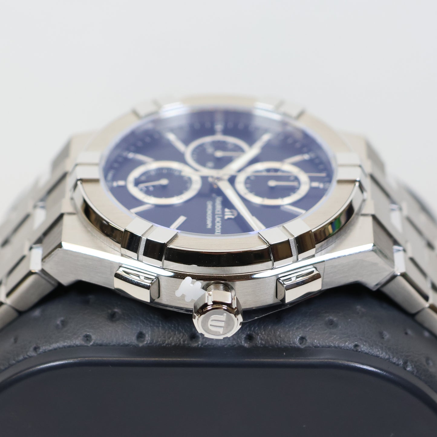 Chronographe à quartz Maurice Lacroix AIKON 42 mm AI1118-SS002-330-1