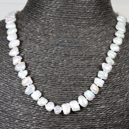 Parelketting 43cm 18 karaat gouden bolslot 8mm zoetwaterparel