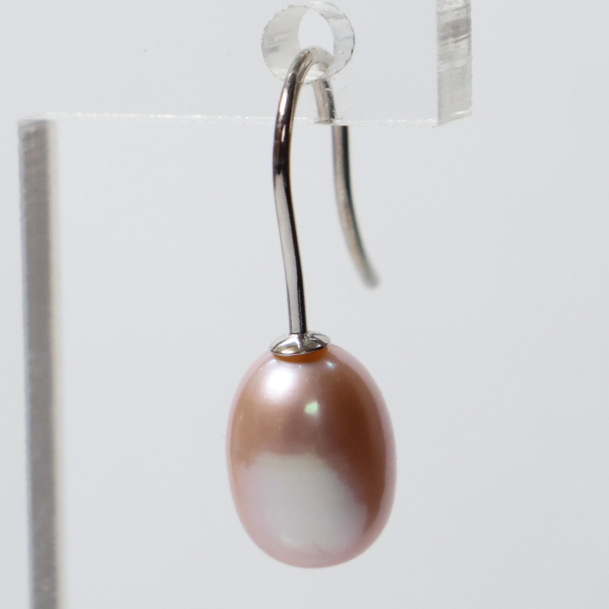 Parel hangoorbellen zilver roze biwa parel 7mm
