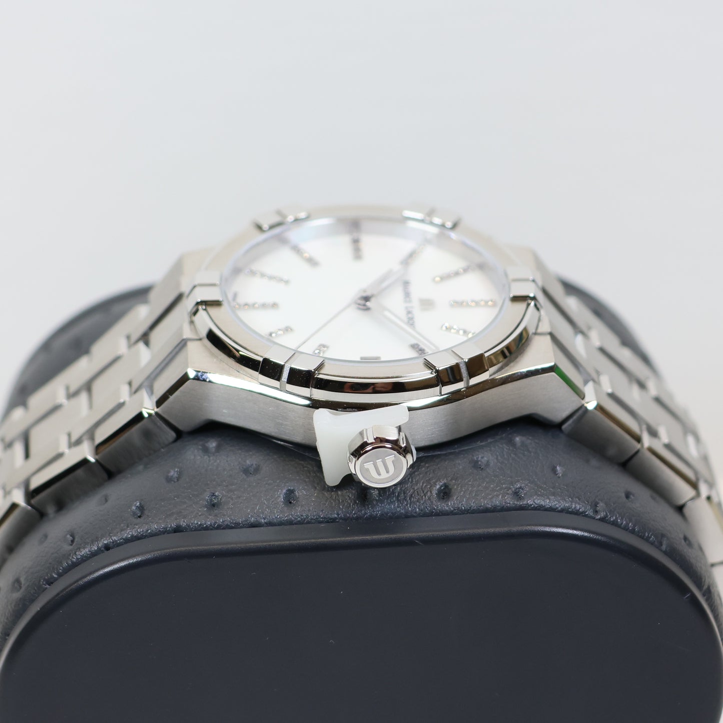 Maurice Lacroix AIKON Quartz Date 35mm Diamonds AI1106-SS002-170-1