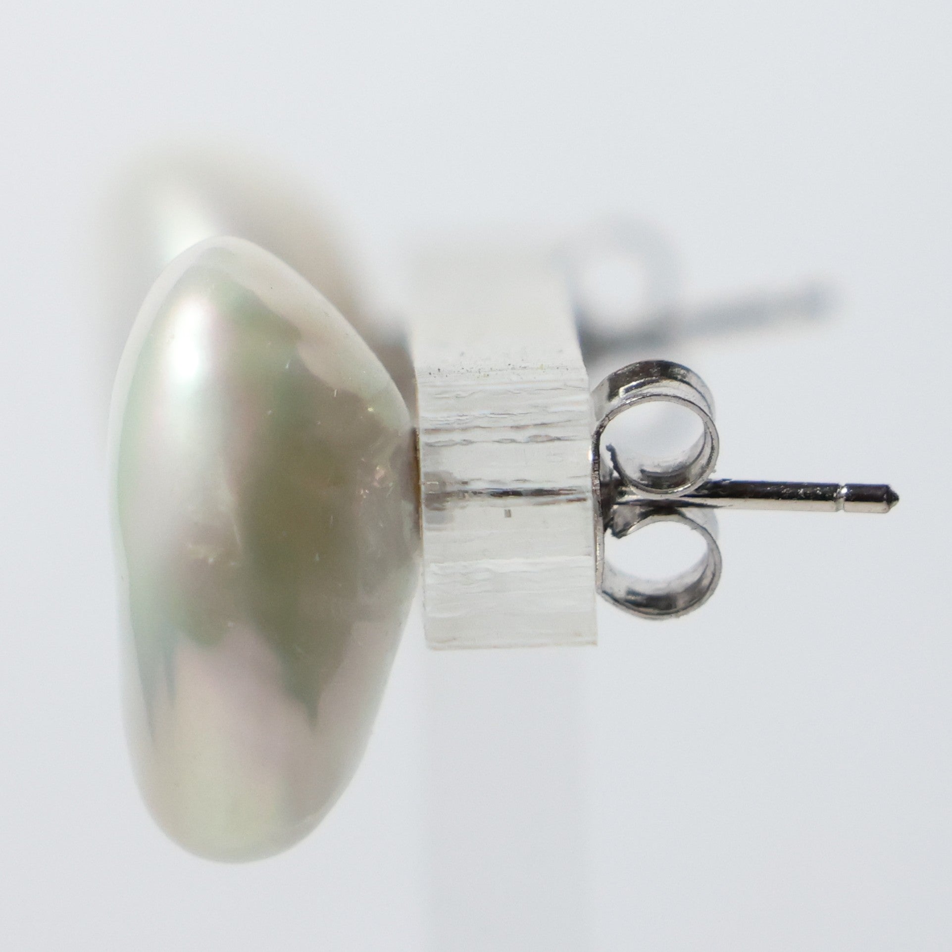 Parel oorbellen zilver grote witte platte parel