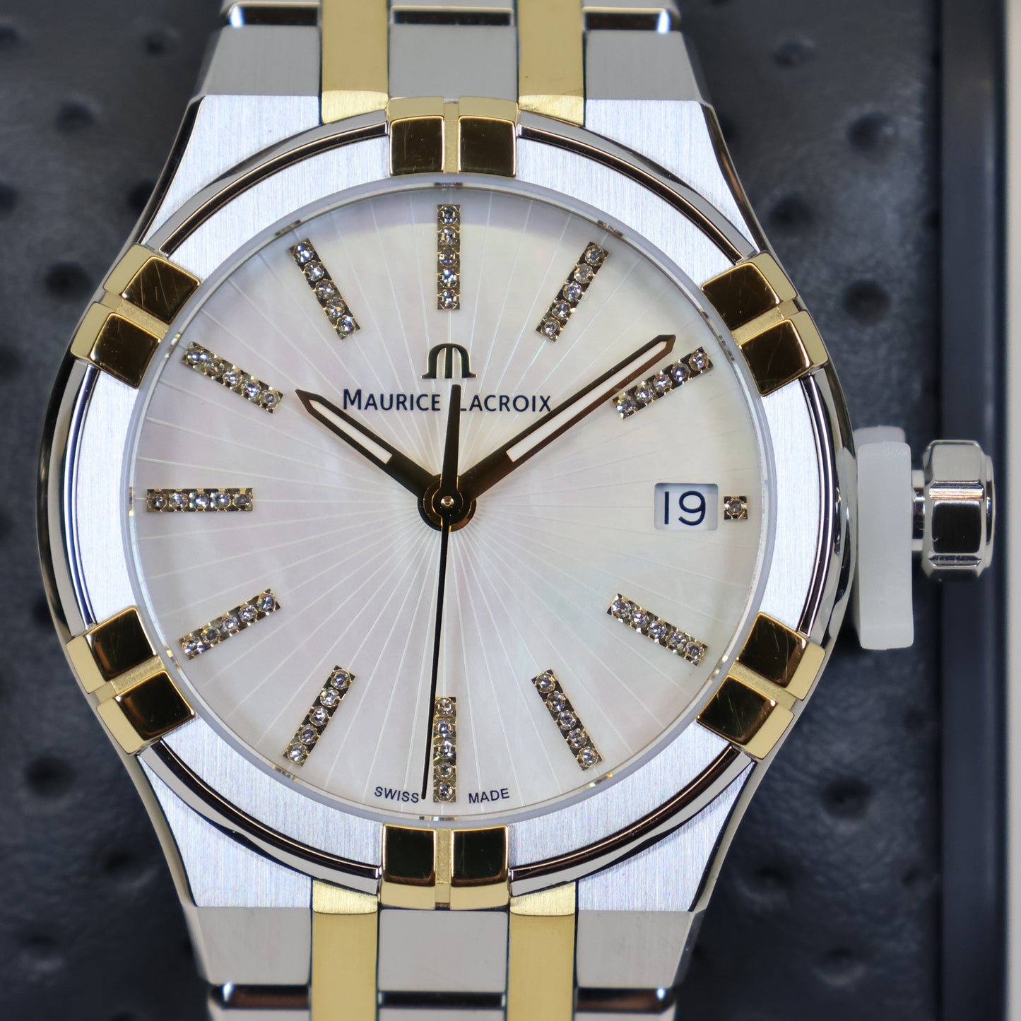 Maurice Lacroix AIKON Quartz Date 35mm Diamonds AI1106-PVY13-170-1