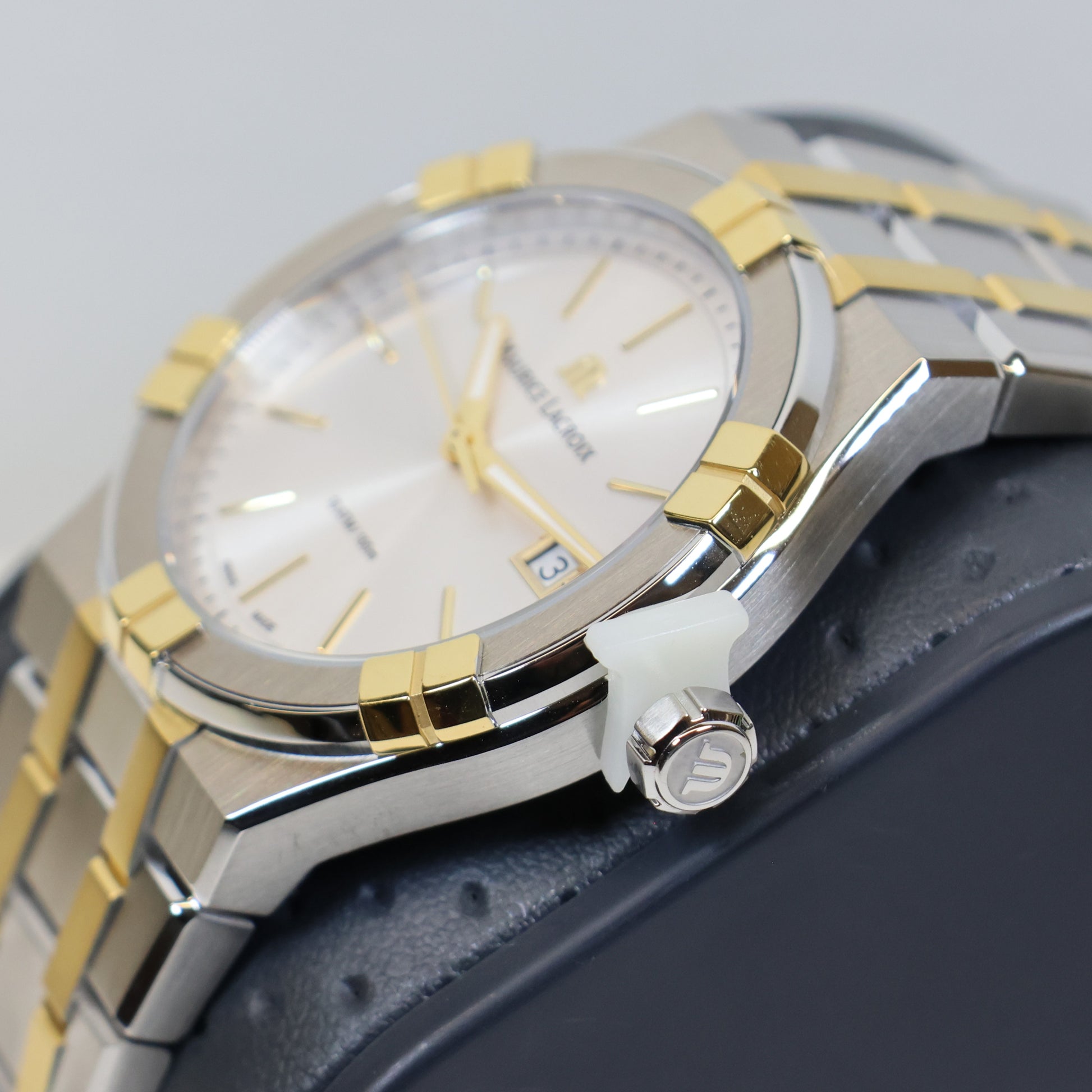 Maurice Lacroix AIKON Quartz Date 40mm AI1108-PVY13-130-1