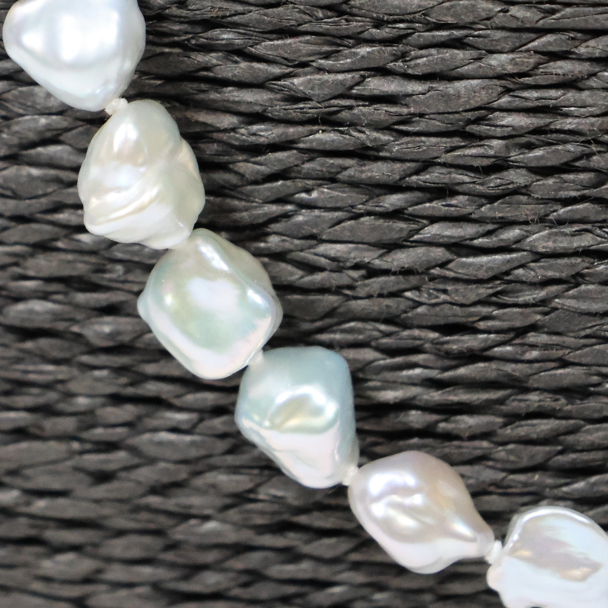 Parelketting 82cm 9mm zoetwaterparels zilveren magneetslot 