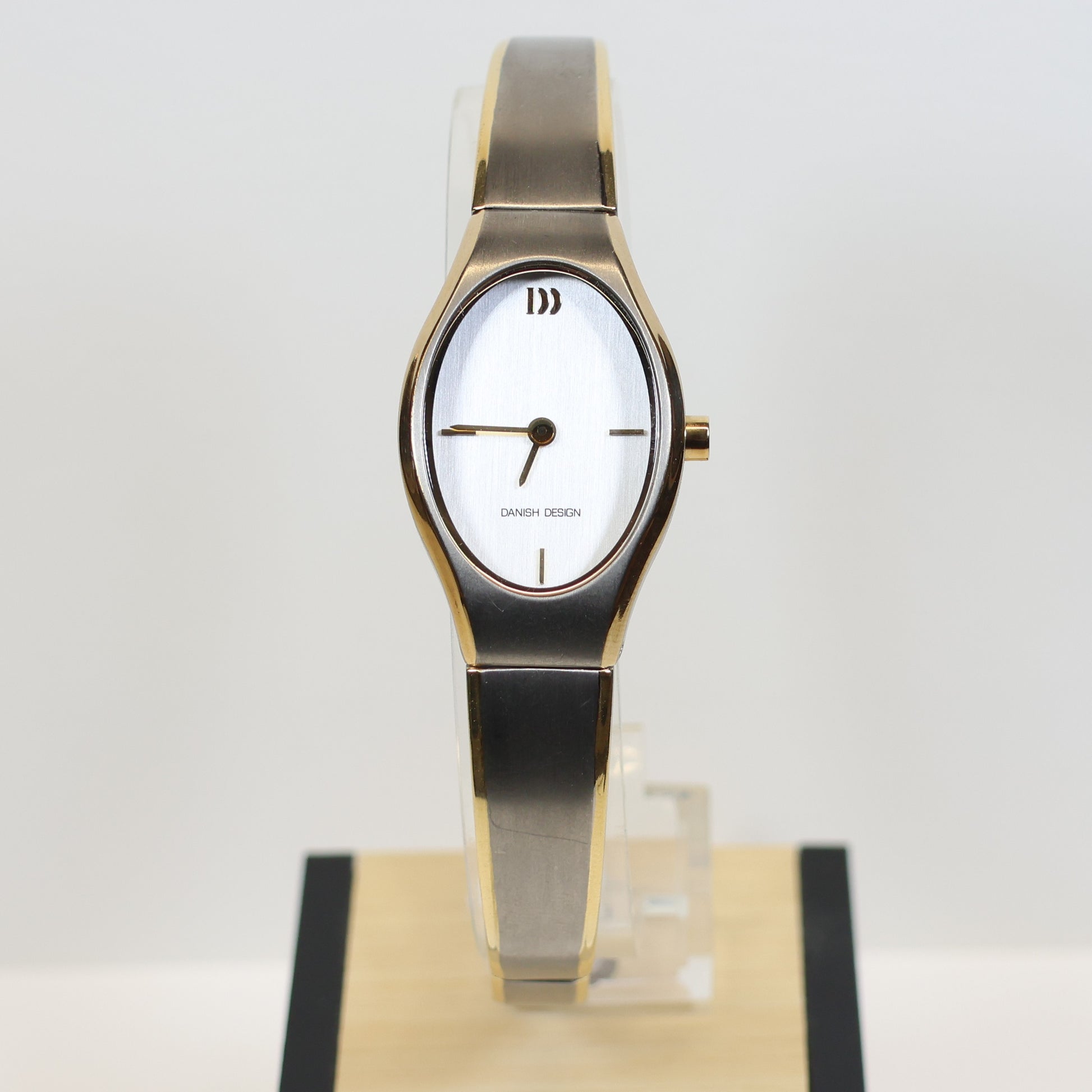 Danish Design dameshorloge 22mm ovaal IV65Q1266 bicolor titanium