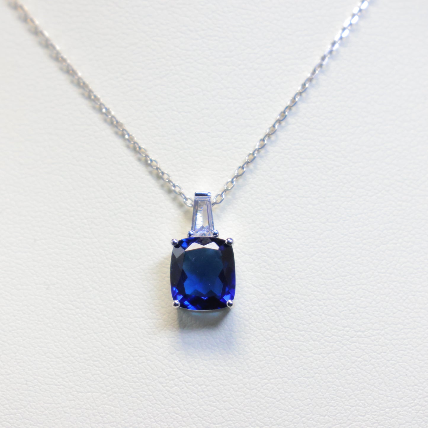 Naiomy zilveren ketting met blauwe hanger N5L59