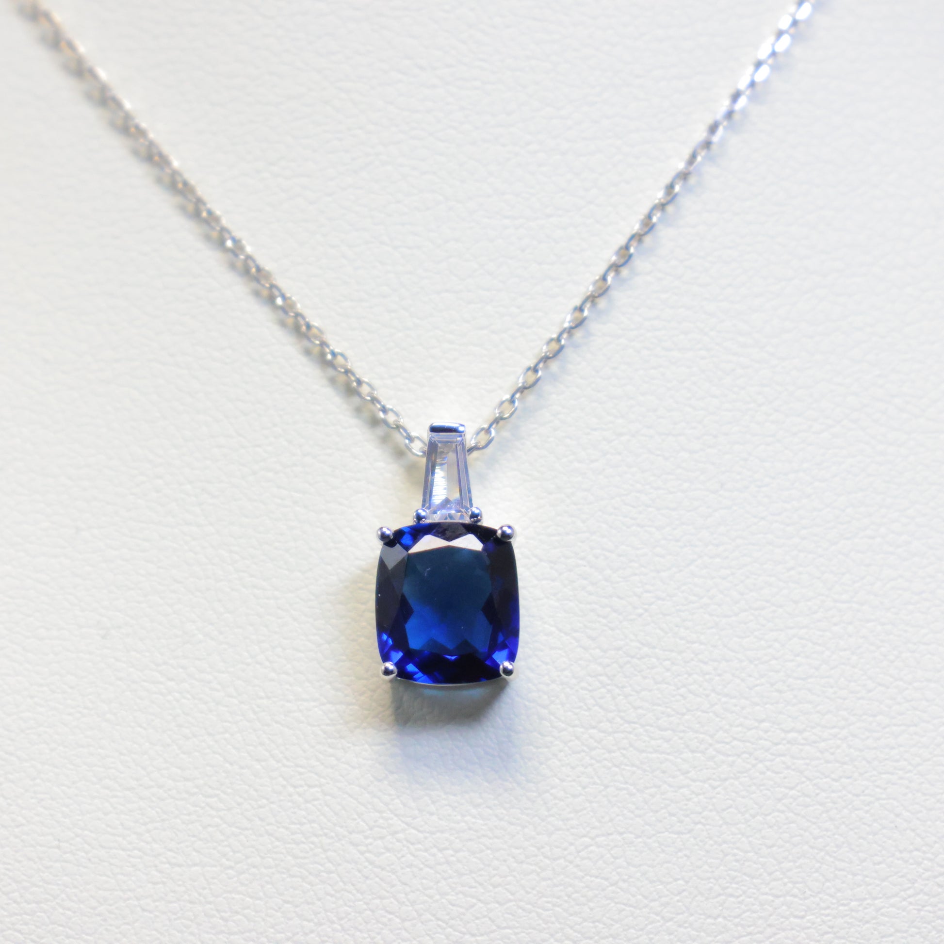 Naiomy zilveren ketting met blauwe hanger N5L59