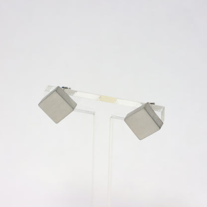 CLIC oorbellen flat cube