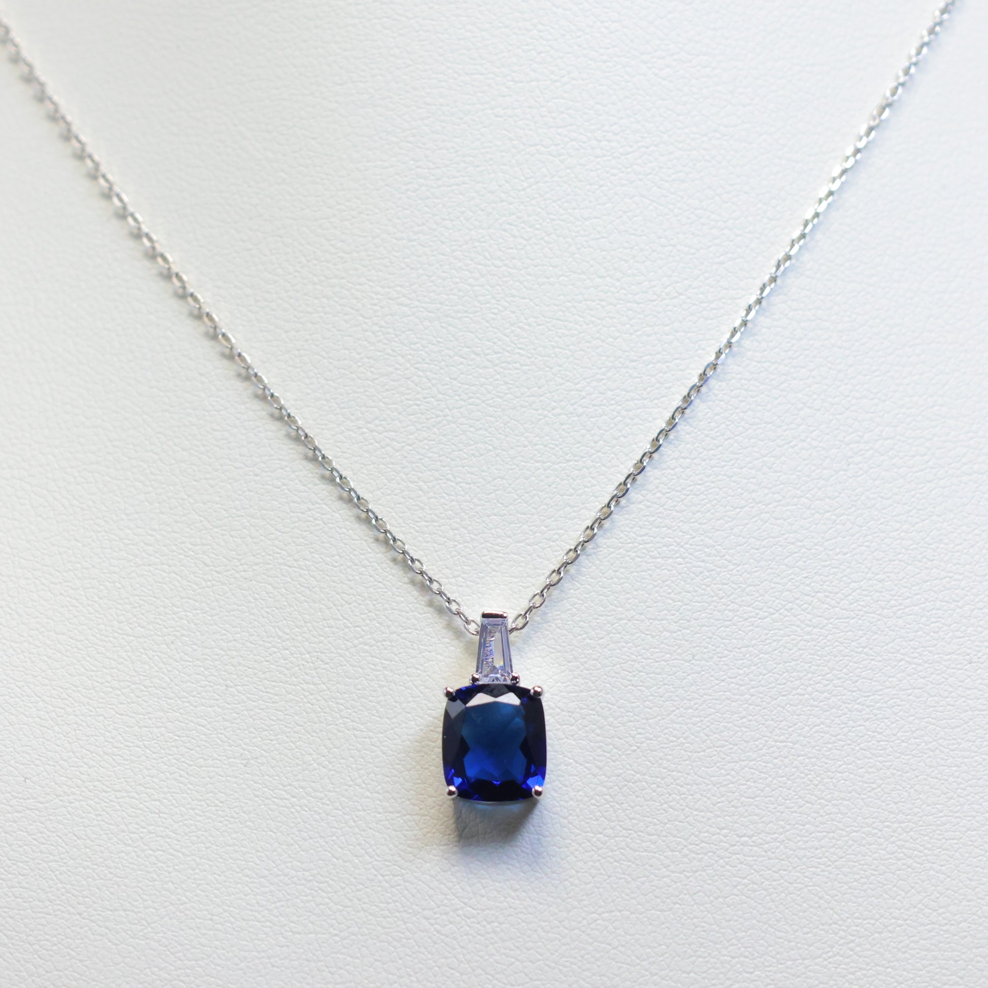 Naiomy zilveren ketting met blauwe hanger N5L59