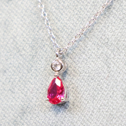 Naiomy Moments zilveren Halsketting met Rode hanger B8N08