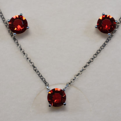 Spark zilveren oorbellen met rode Swarovski kristallen KP1088SS29SC