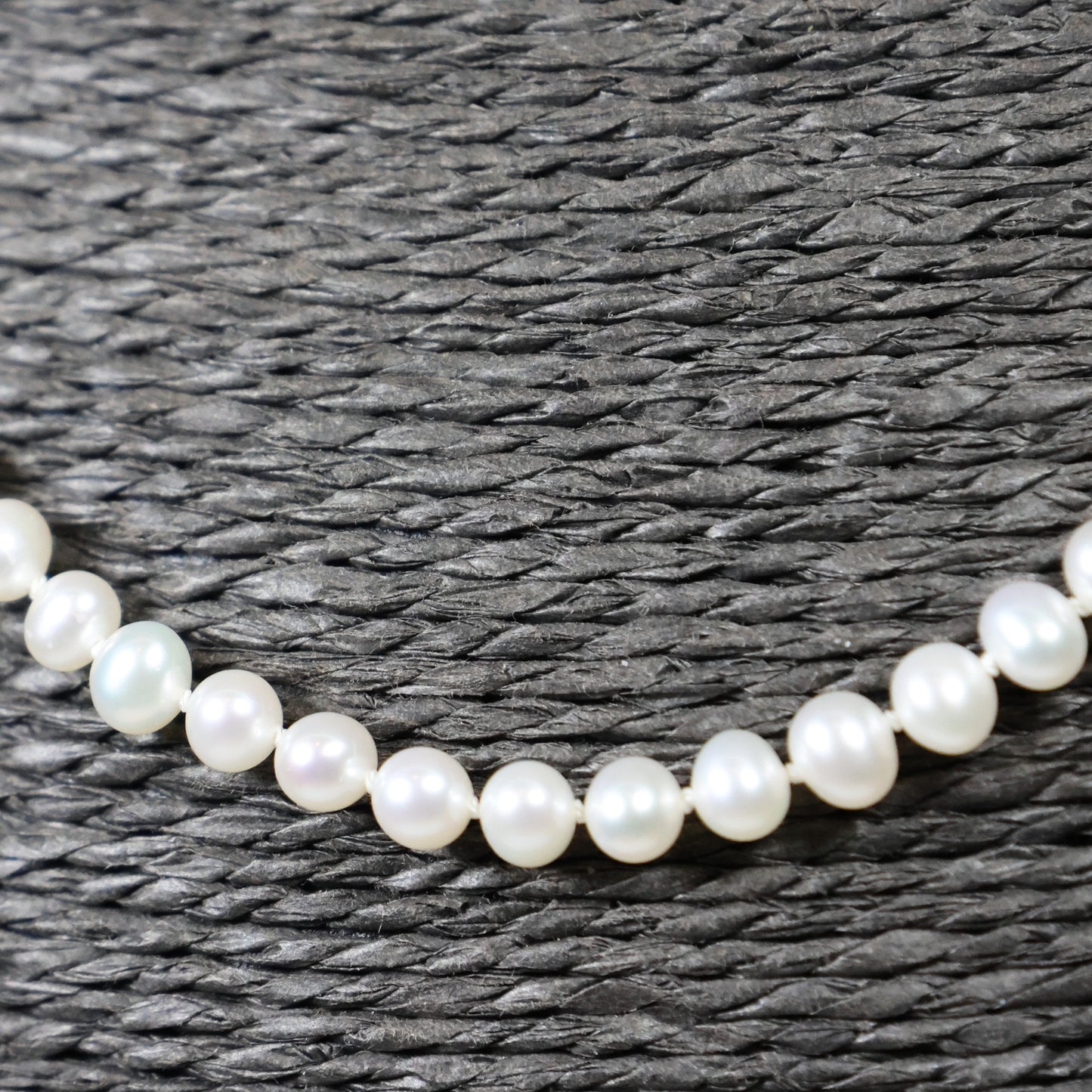 Parelketting 46cm 4mm zoetwaterparel zilveren slot