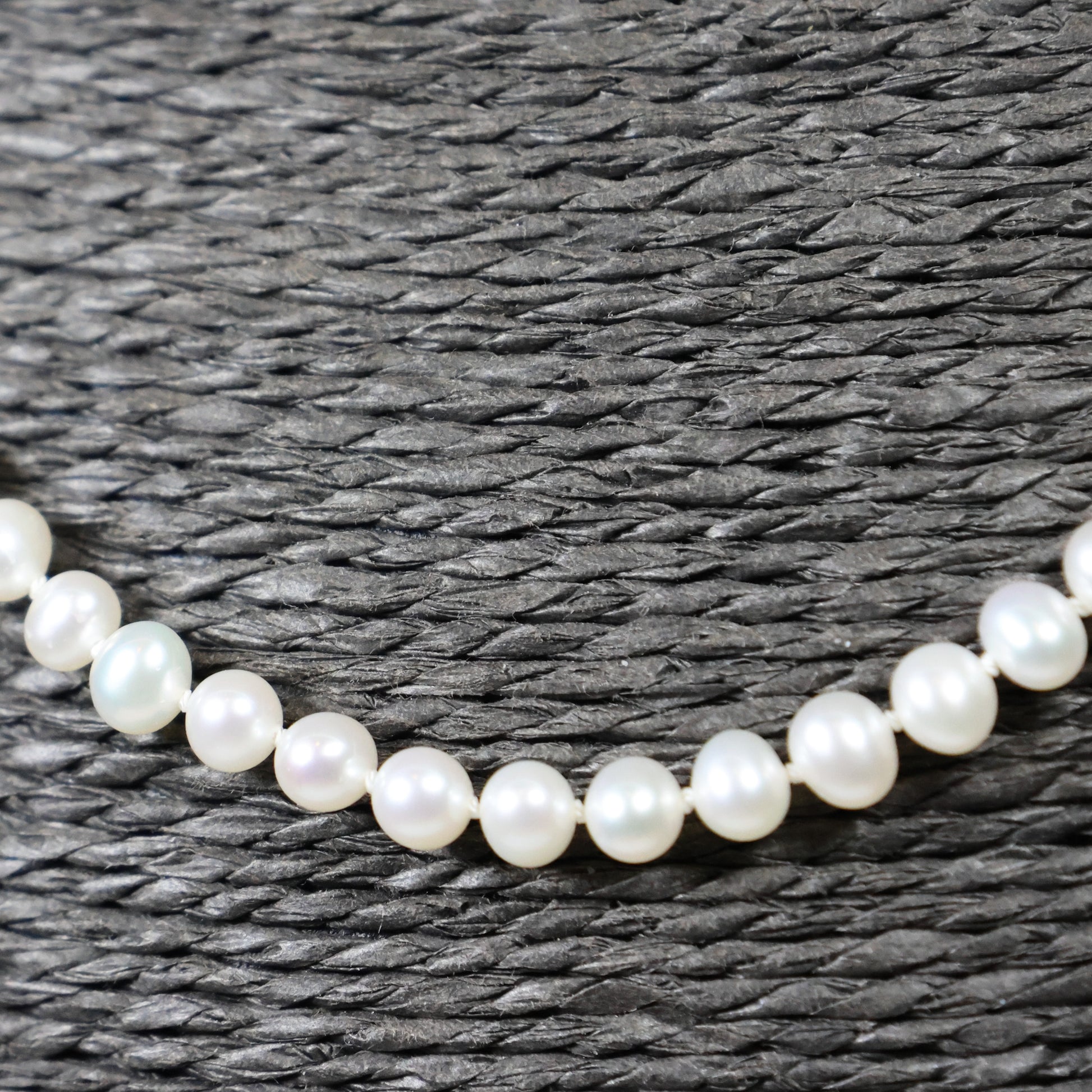 Parelketting 46cm 4mm zoetwaterparel zilveren slot