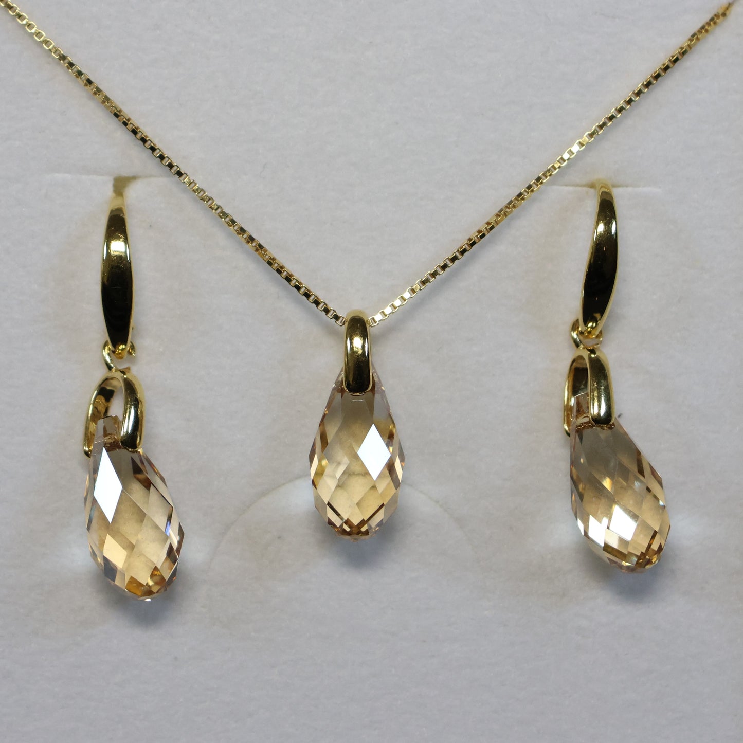 Spark 18karaat vergulde zilveren hangoorbellen met Swarovski kristallen KWG601013GS