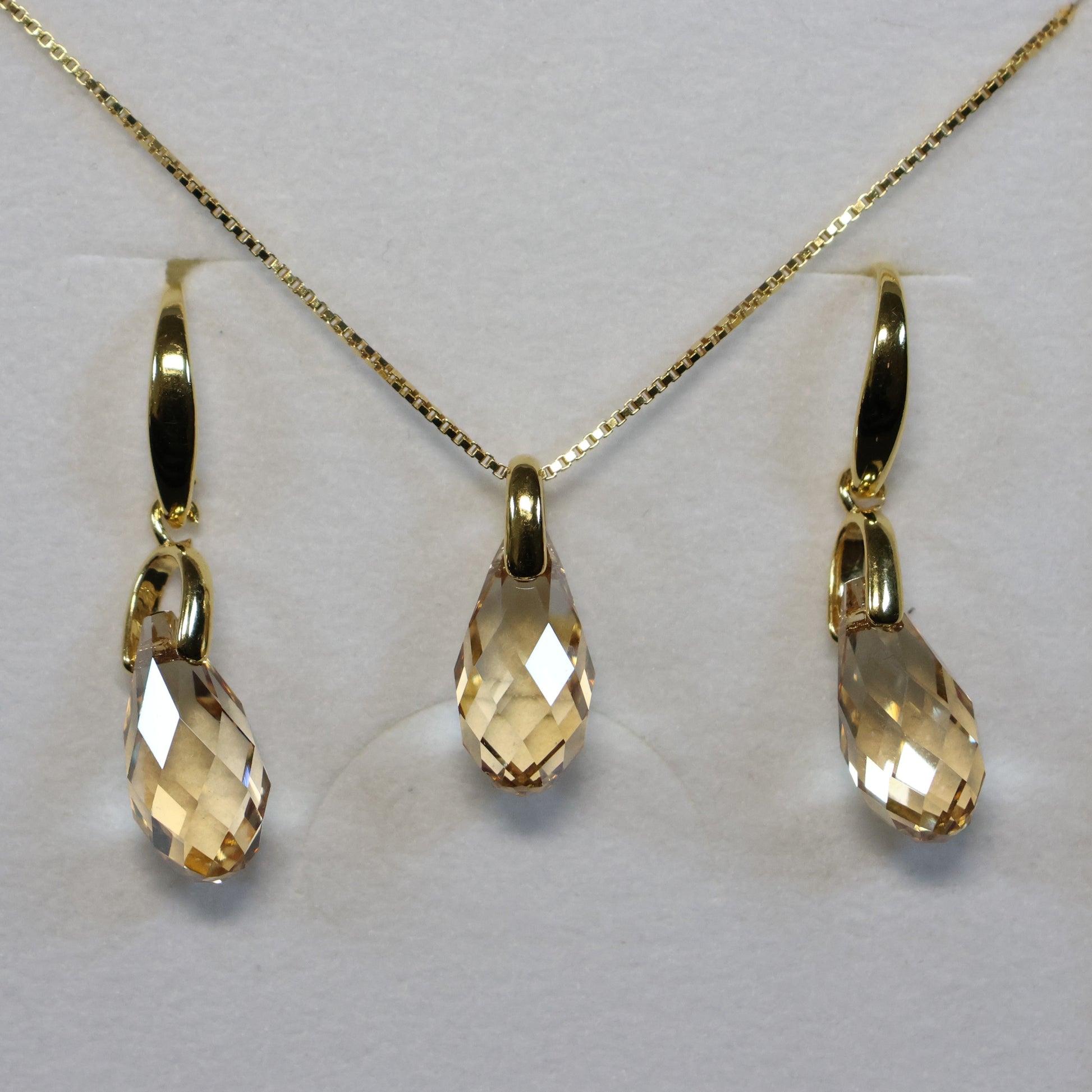 Spark 18karaat vergulde zilveren hangoorbellen met Swarovski kristallen KWG601013GS