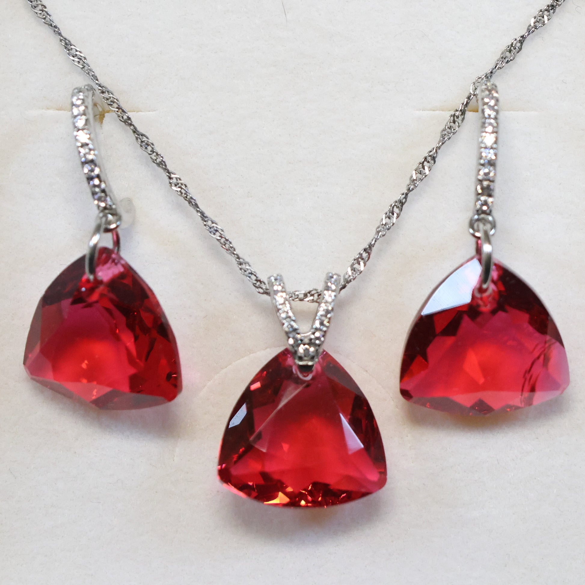 Spark zilveren Rode Swarovski kristallen oorbellen KCG643414SC