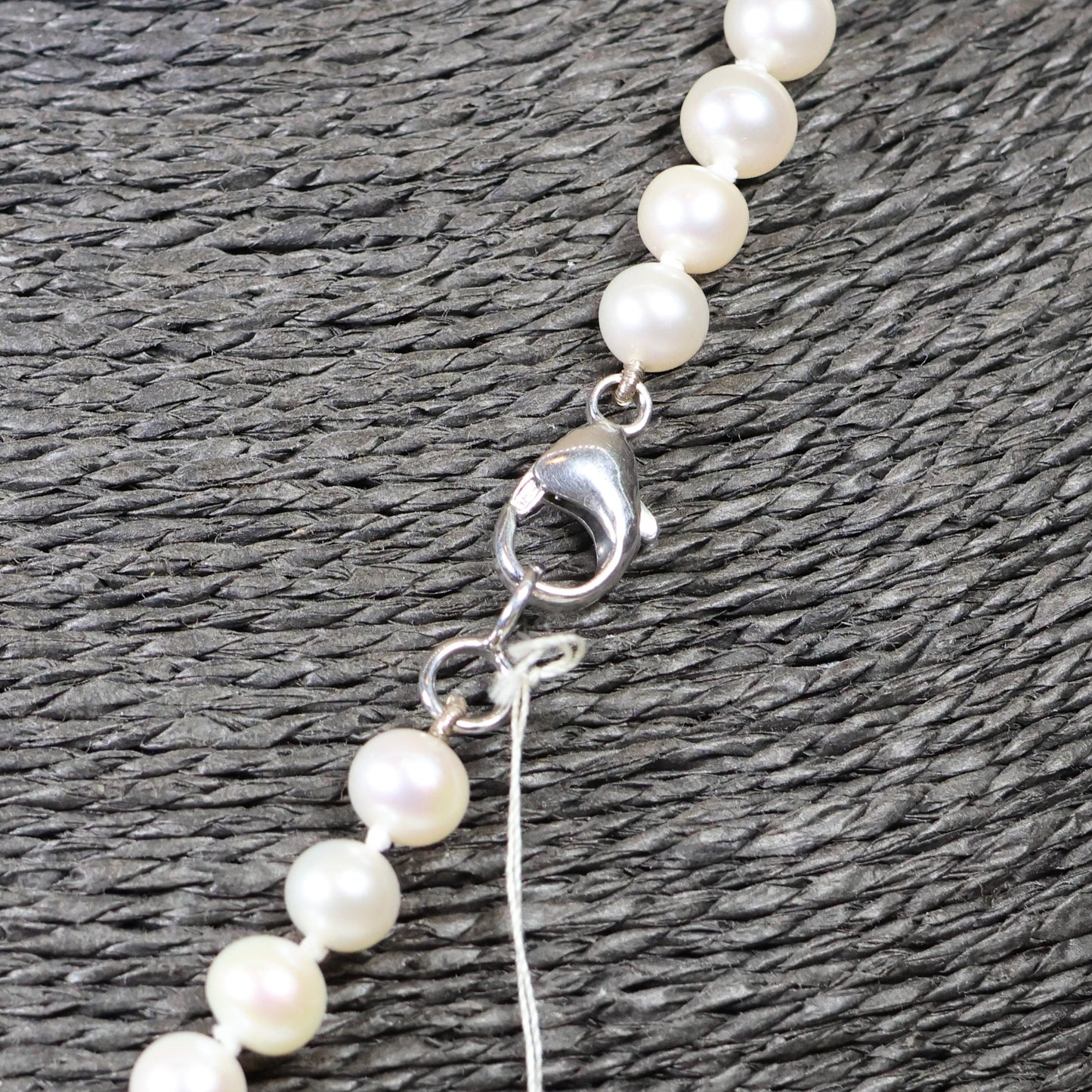 Parelketting 7mm zoetwaterparels rond zilveren slot 