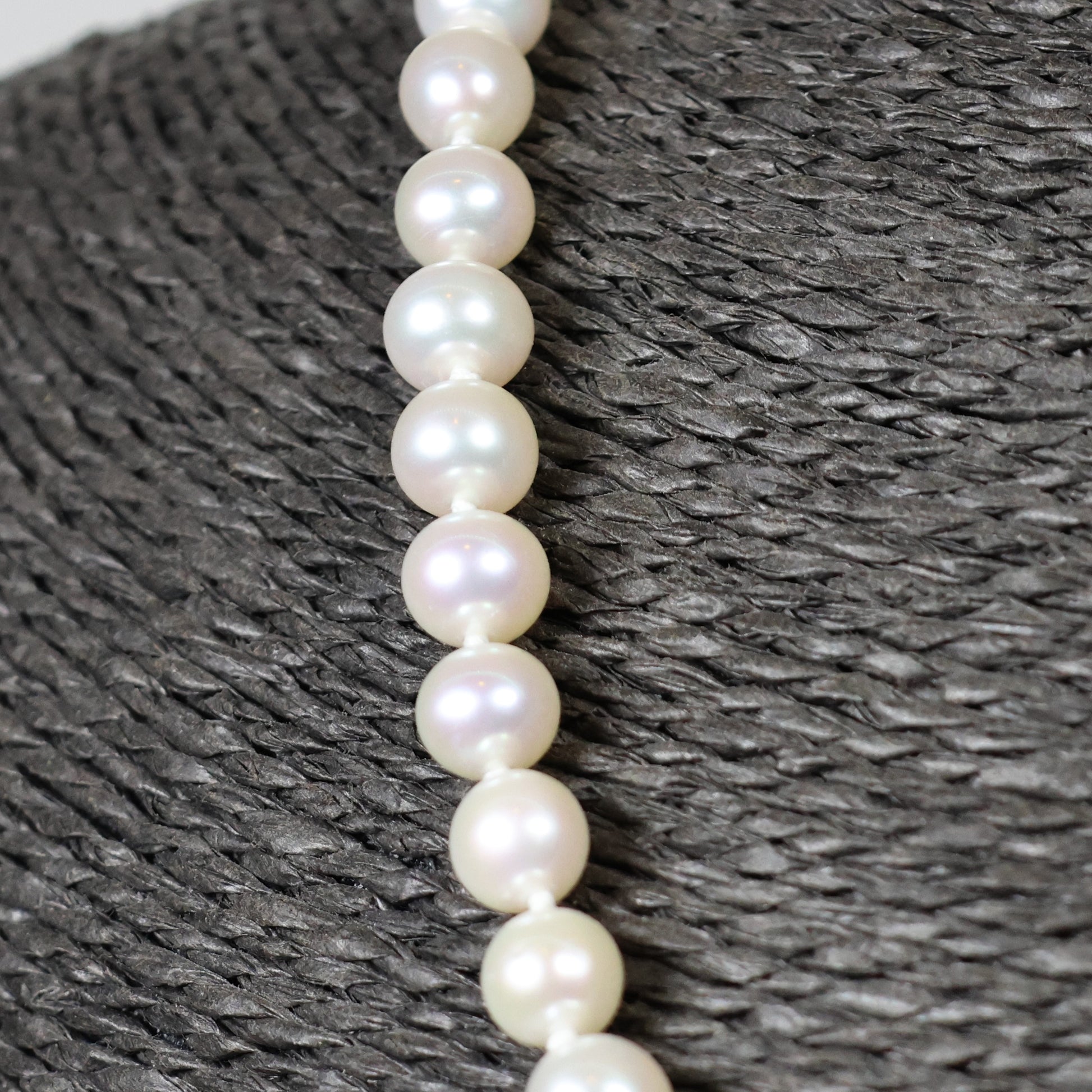 Parelketting 7mm zoetwaterparels rond zilveren slot 