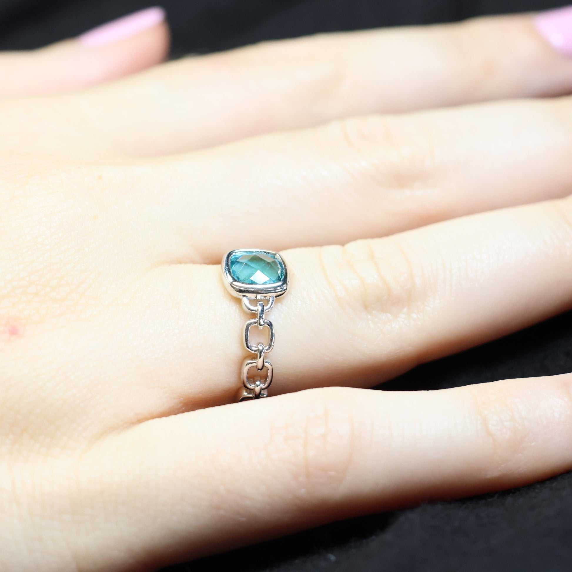 Naiomy Silver zilveren ring met Blauwe steen N3V54