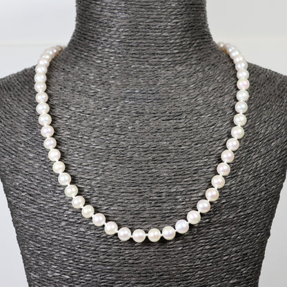 Parelketting 7mm zoetwaterparels rond zilveren slot 