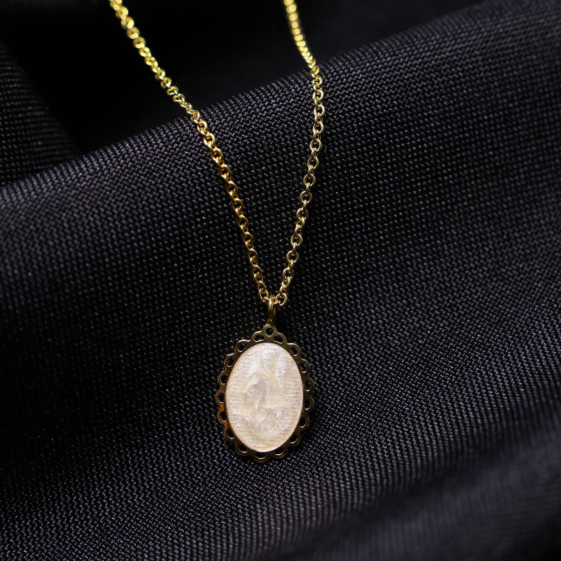 Gouden Ketting met Parelmoer hanger 462859