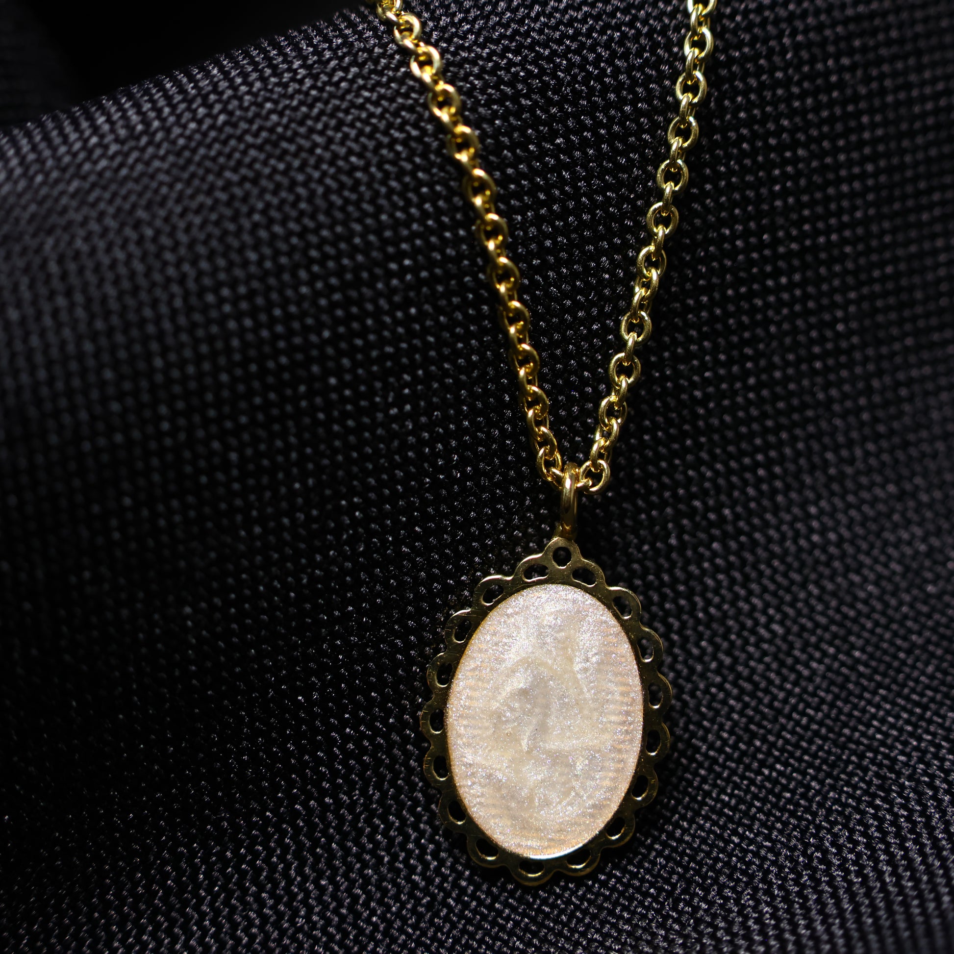 Gouden Ketting met Parelmoer hanger 462859