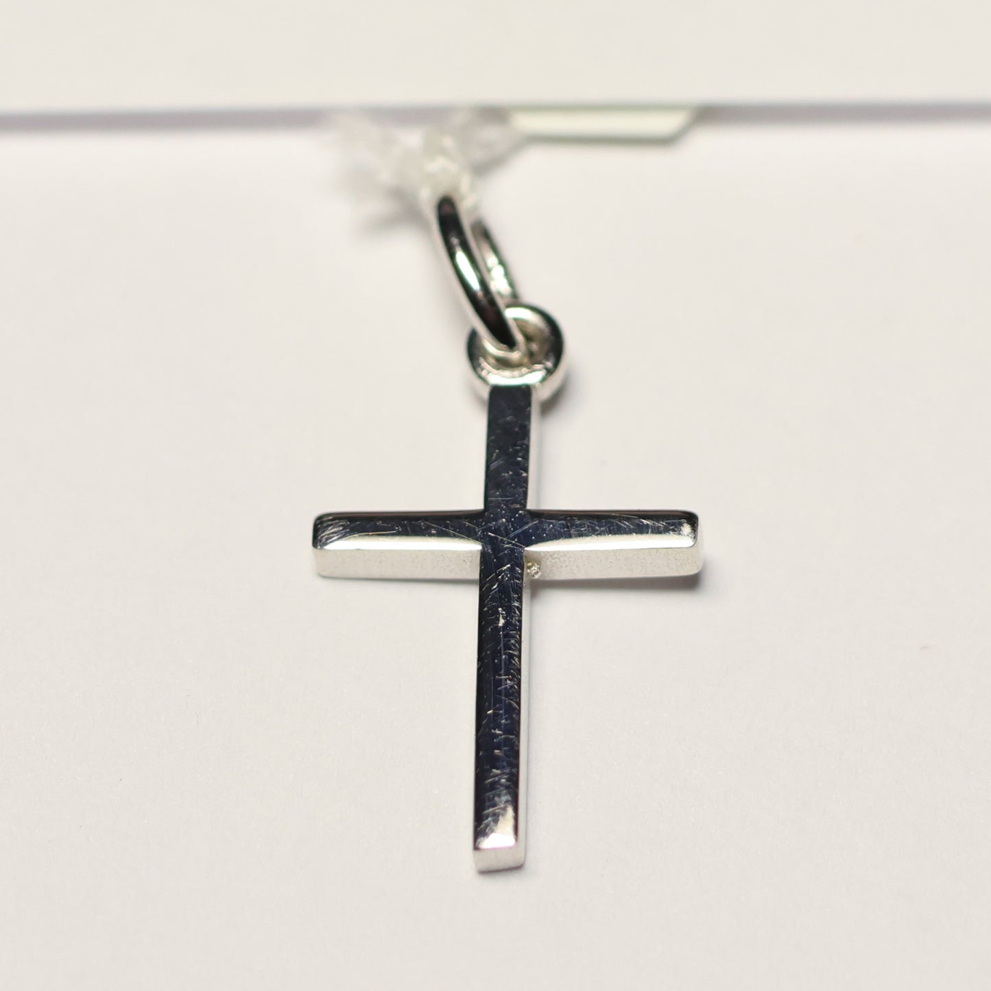 Zilveren klein kruis hanger 15mm