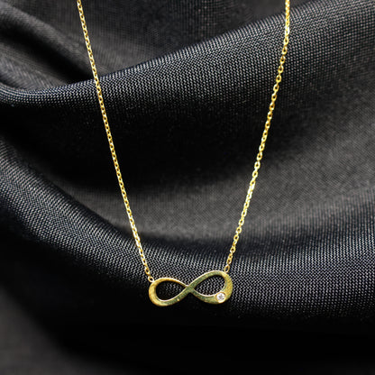 Ketting geel goud met infinity tussenstuk met briljant 056972A
