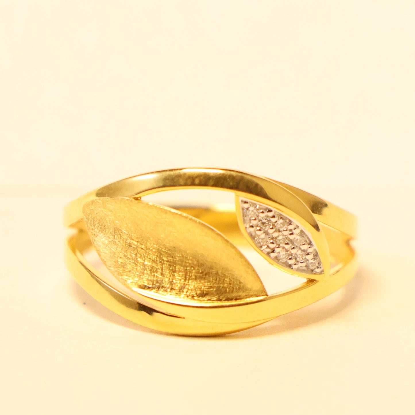 18KT geel gouden ring met briljant 067886/A