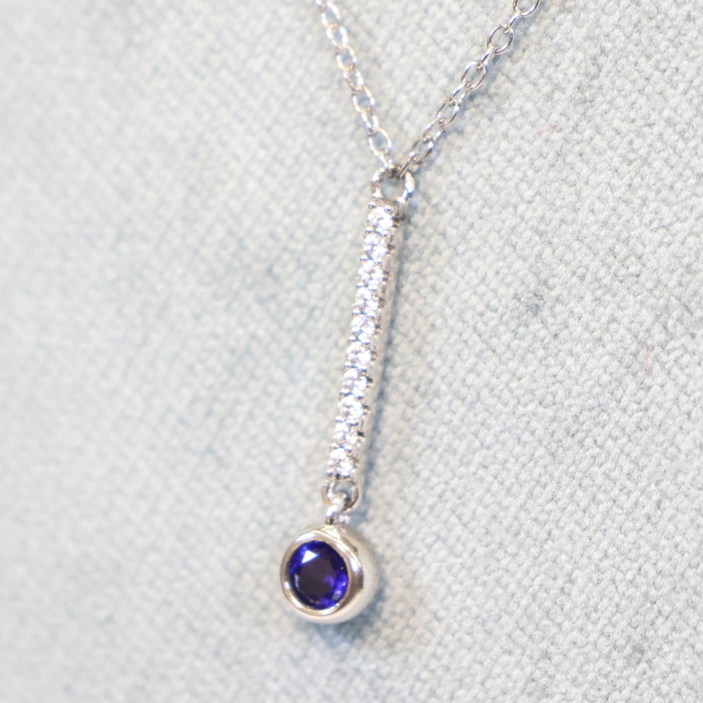 Naiomy Moments zilveren ketting met staafje en blauwe steen B9T05