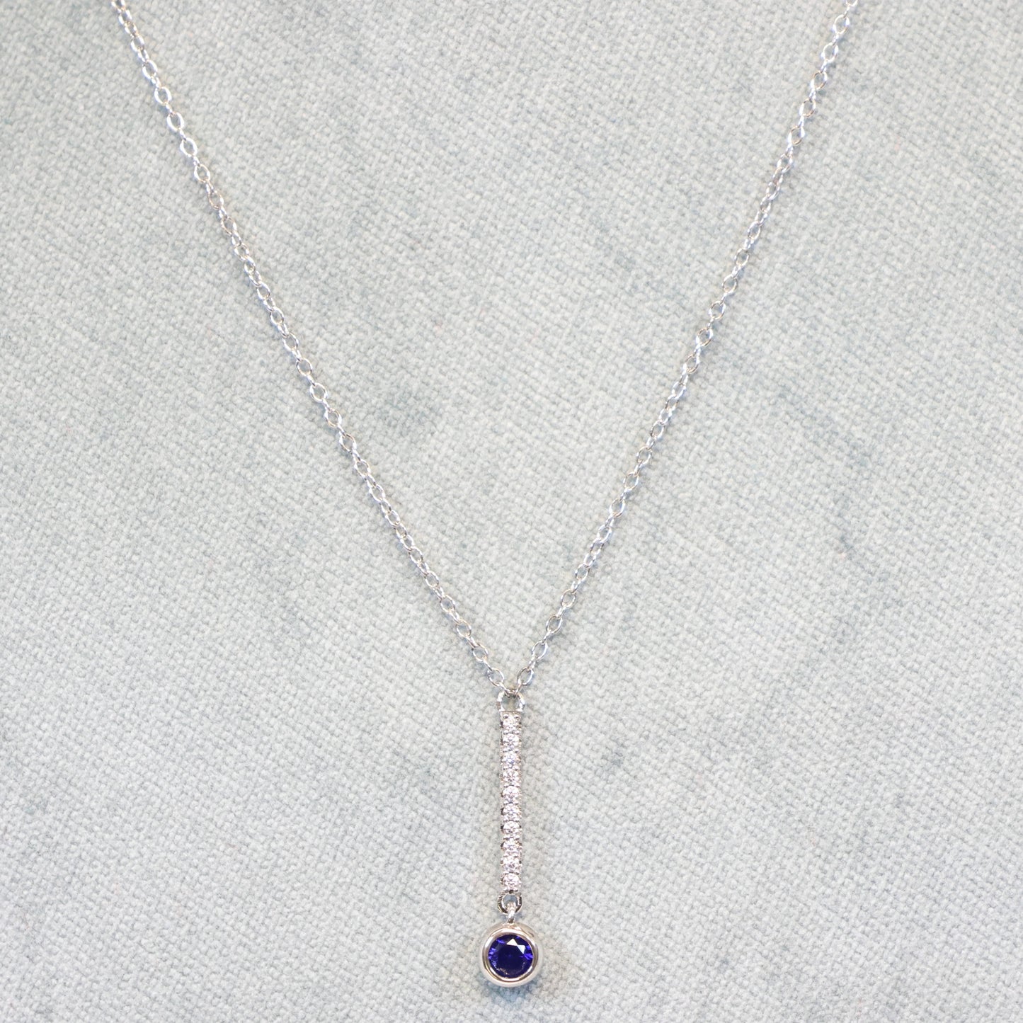 Naiomy Moments zilveren ketting met staafje en blauwe steen B9T05