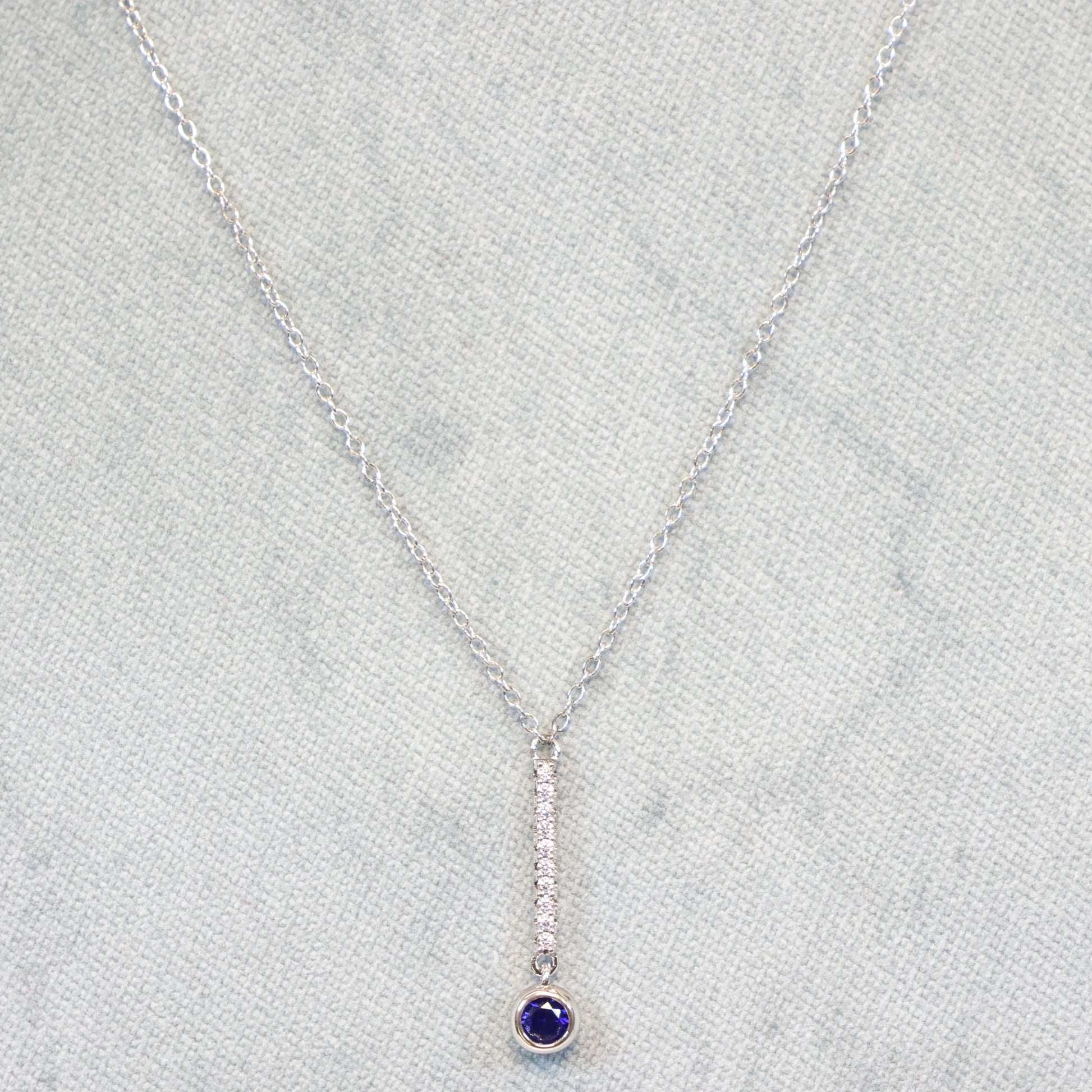 Naiomy Moments zilveren ketting met staafje en blauwe steen B9T05