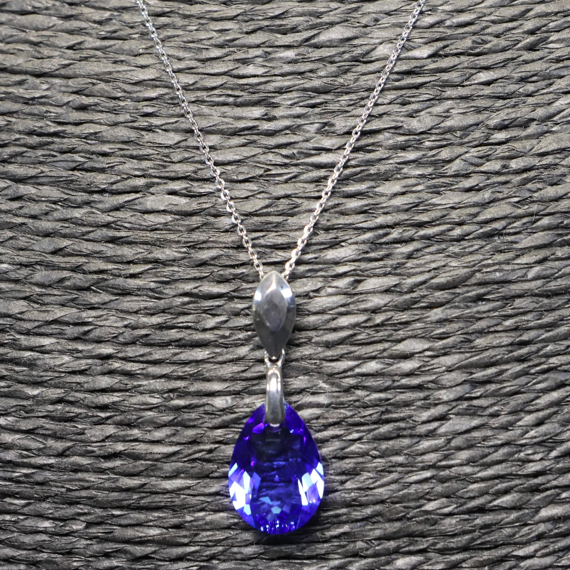 Spark zilveren ketting met blauwe Swarovski kristallen hanger NS643316SA