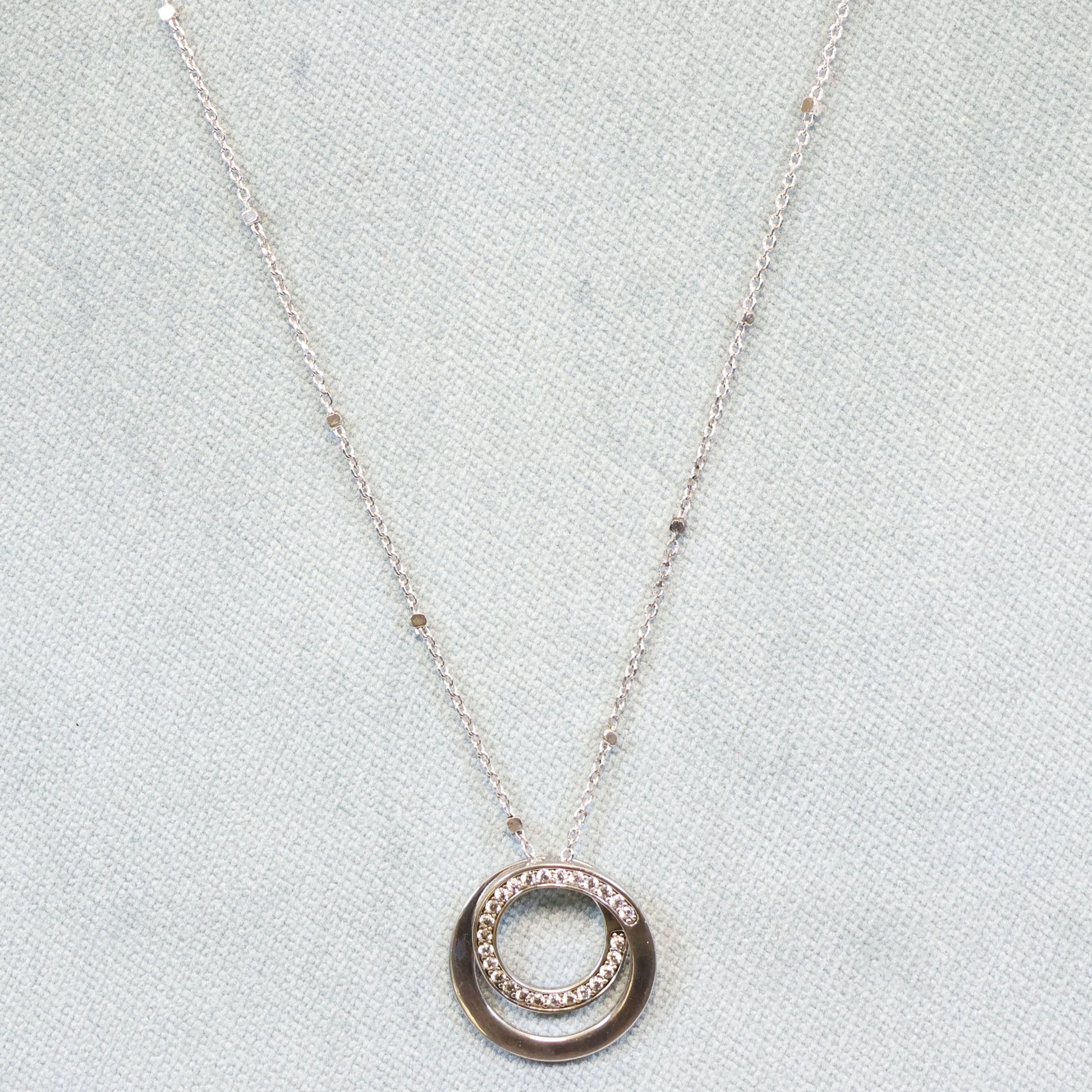 Naiomy Moments zilveren Halsketting met Cirkelvormige hanger B1H02