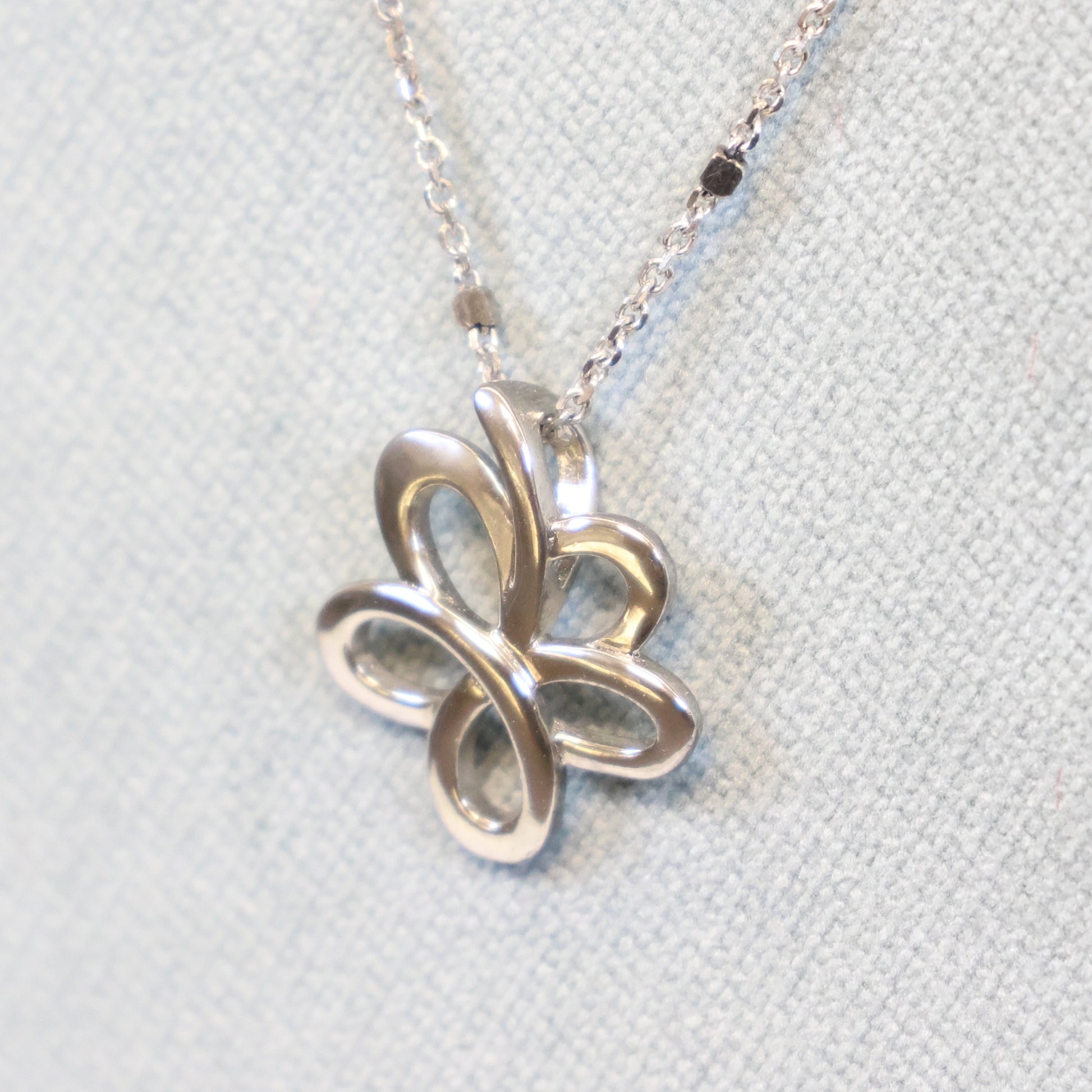 Naiomy Moments zilveren Halsketting met Bloem hanger B5D02