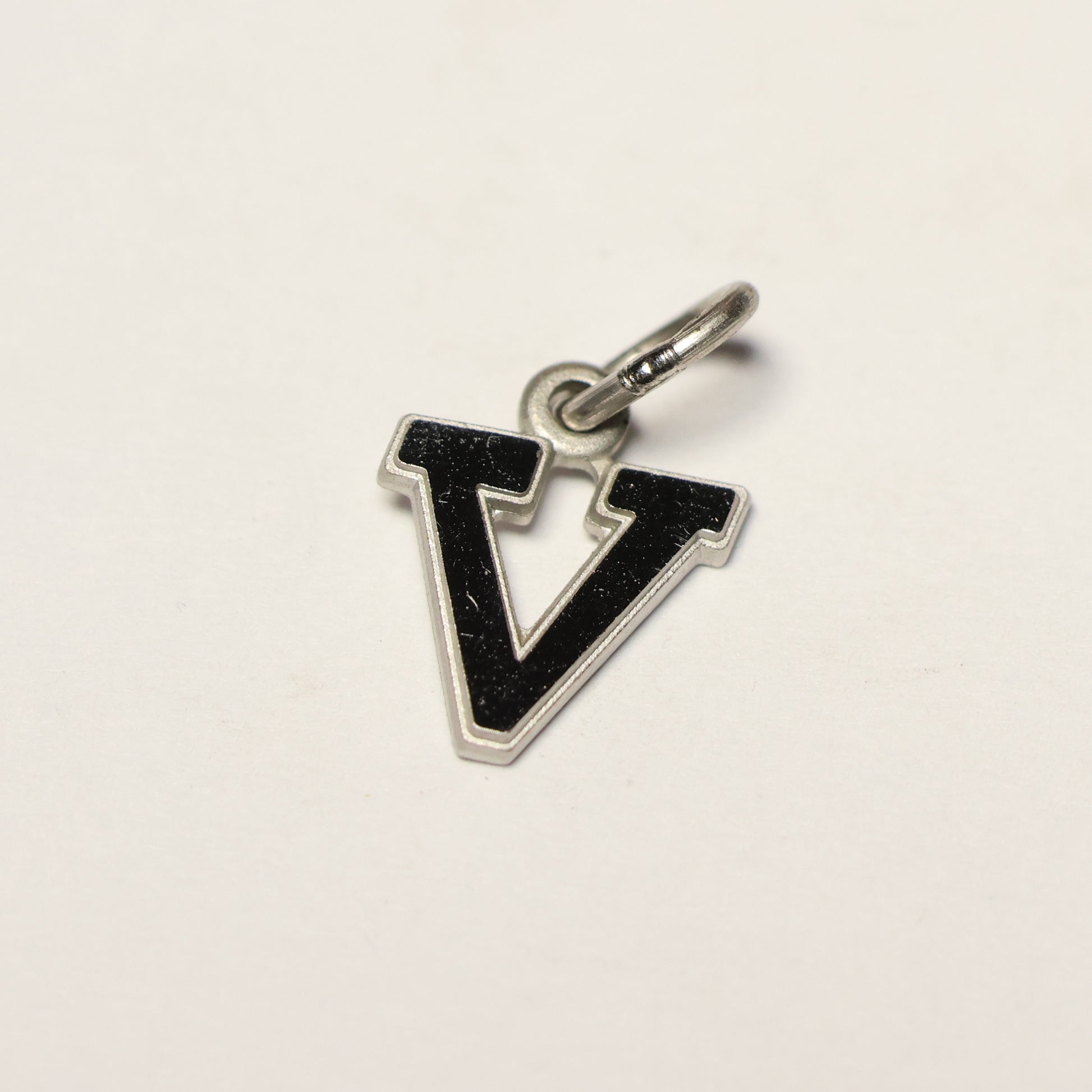 Tresor zilveren hanger letter V