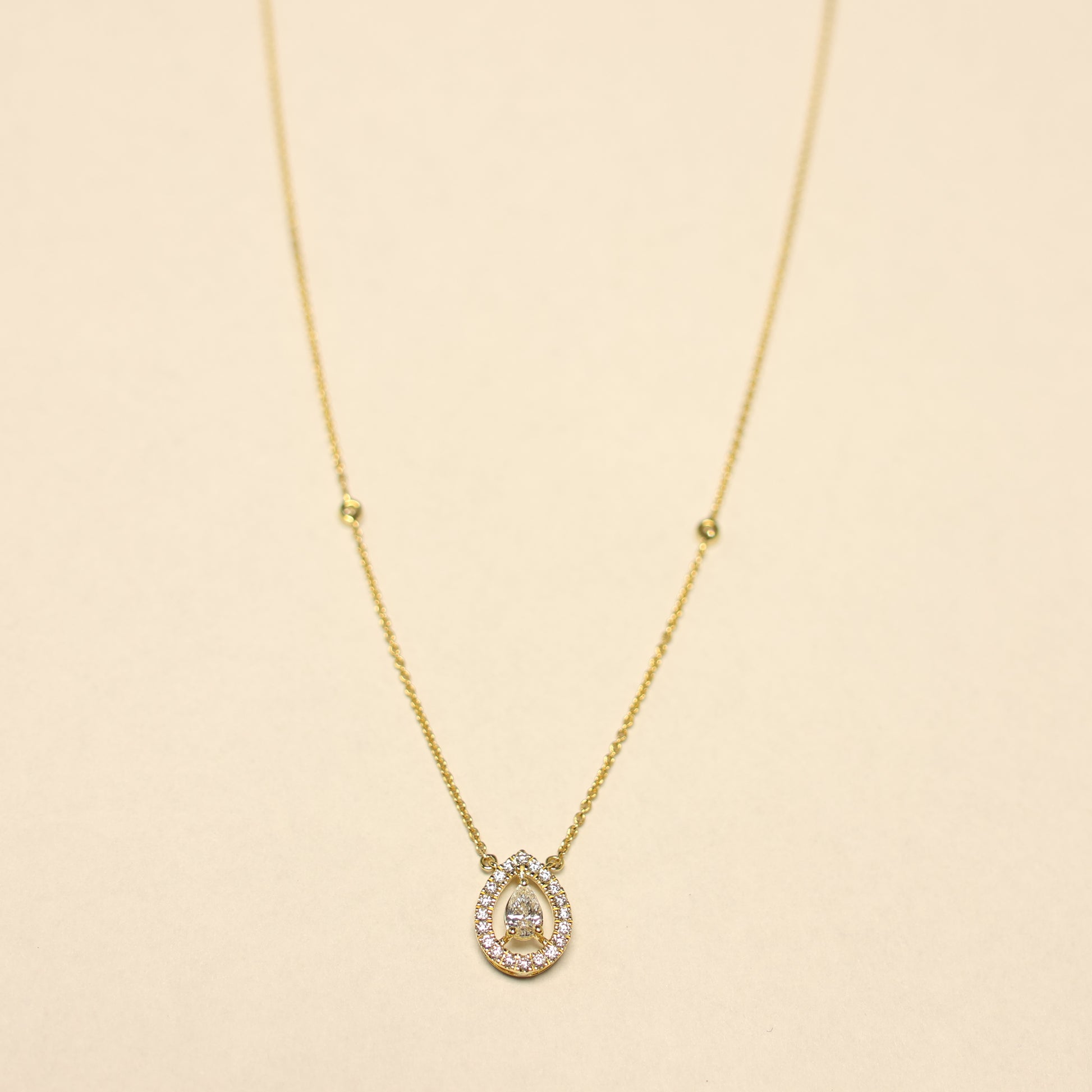 18karaat geel gouden ketting met tussenstuk met briljant 068443/A