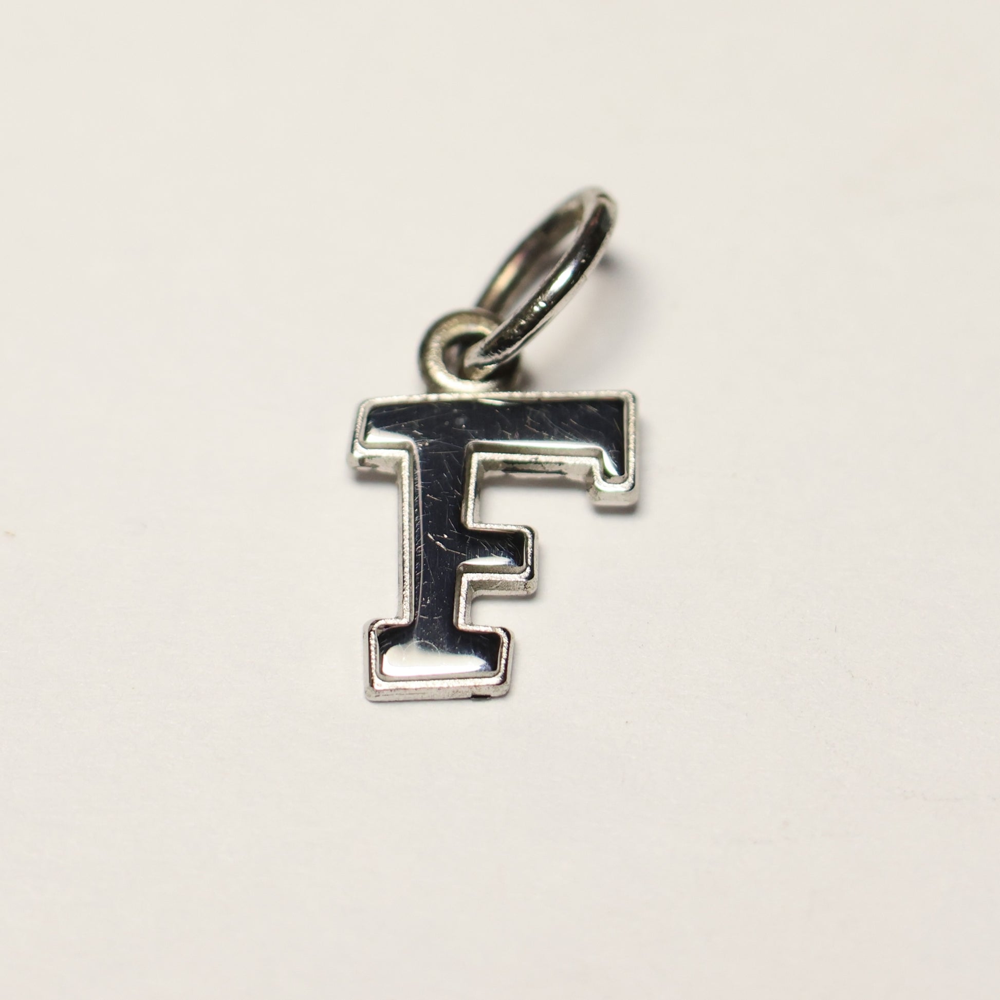 Tresor zilveren hanger letter F