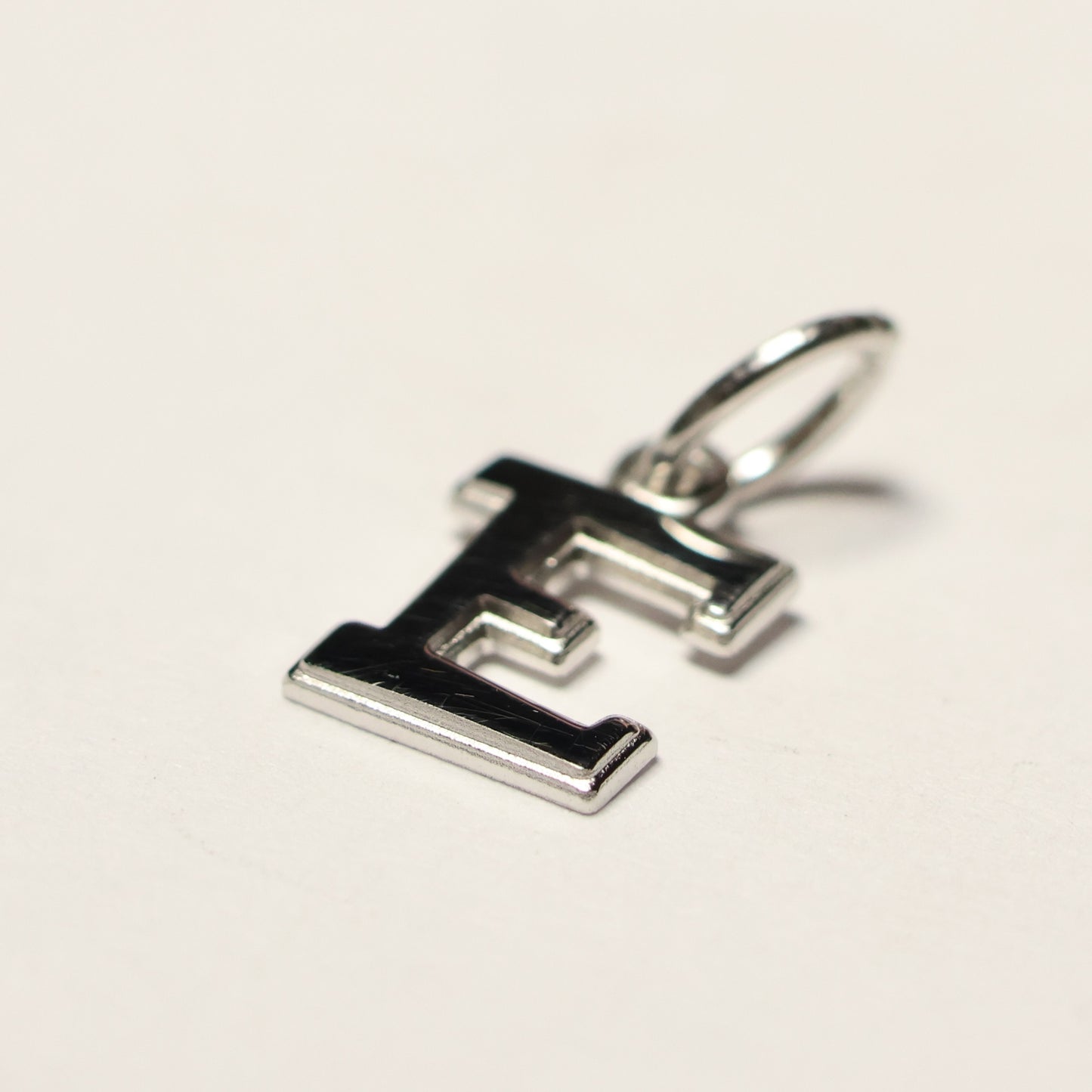 Tresor zilveren hanger letter E