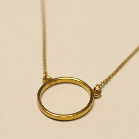 18kt geel gouden ketting met cirkelvormig tussenstuk 060739